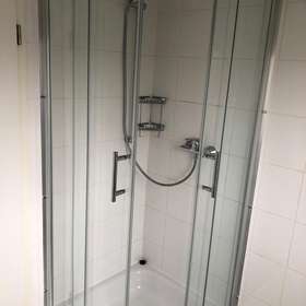 Badezimmer (DG Links)