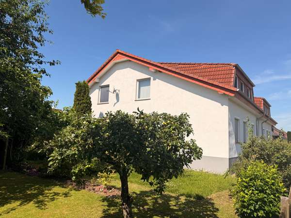 Gepflegte 4-Zimmer-Eigentumswohnung mit Gartenanteil und Garage