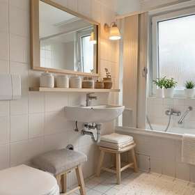 Badezimmer (Einrichtungsbeispiel)